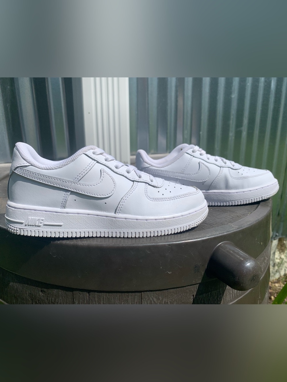 Kids Nike Air Force 1 Low ‘Triple White’
Nike DH2925-111
Size 2.5Y